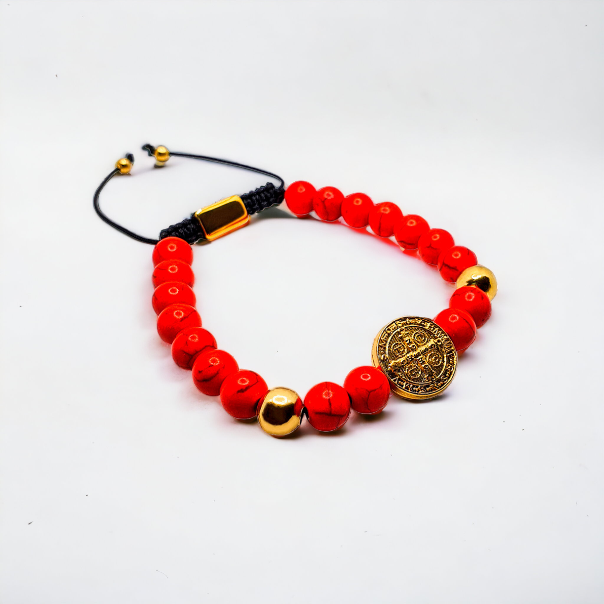 Pulsera De San Benito Hombre Con Piedra Roja Y Bolas Doradas