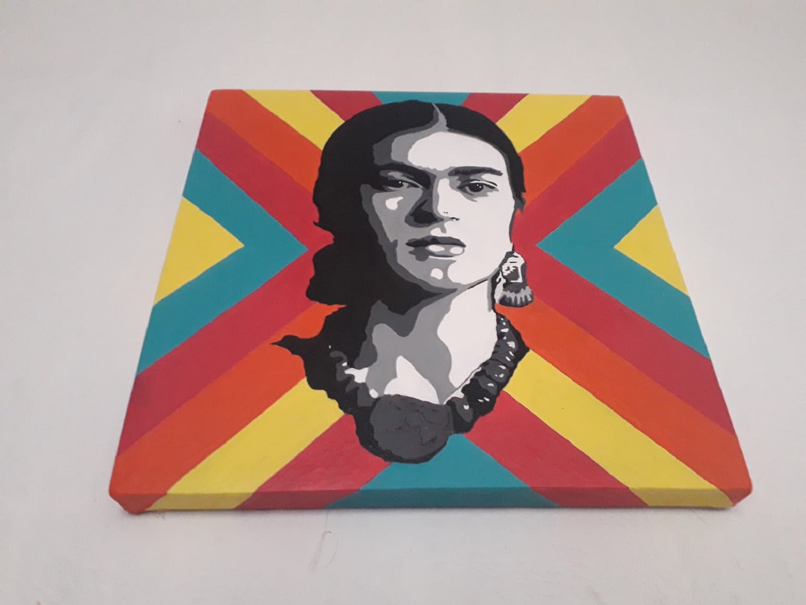 Cuadro decorativo pintado a mano Galería Oneris FRIDA KAHLO COLORES 60X60