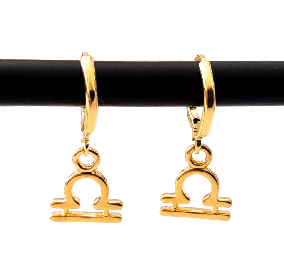 Aretes Huggies Libra En Chapa De Oro 22 Kilates ITZANALLY
