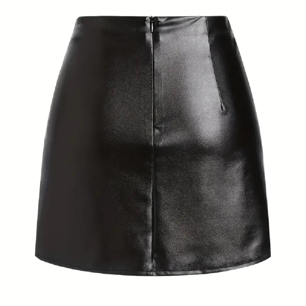 Falda de cuero sintetico corta