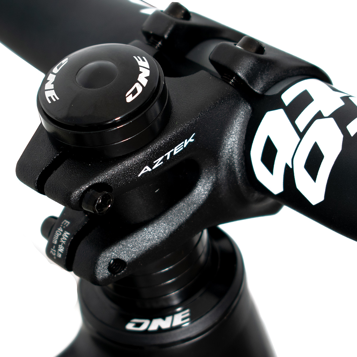 Bicicleta Belfort Balam 35 Gold R29 T17 Negro Cobre 2024