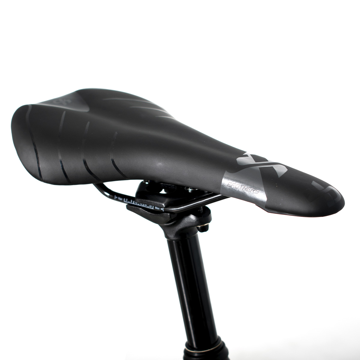 Bicicleta Belfort Balam 35 Gold R29 T17 Negro Cobre 2024