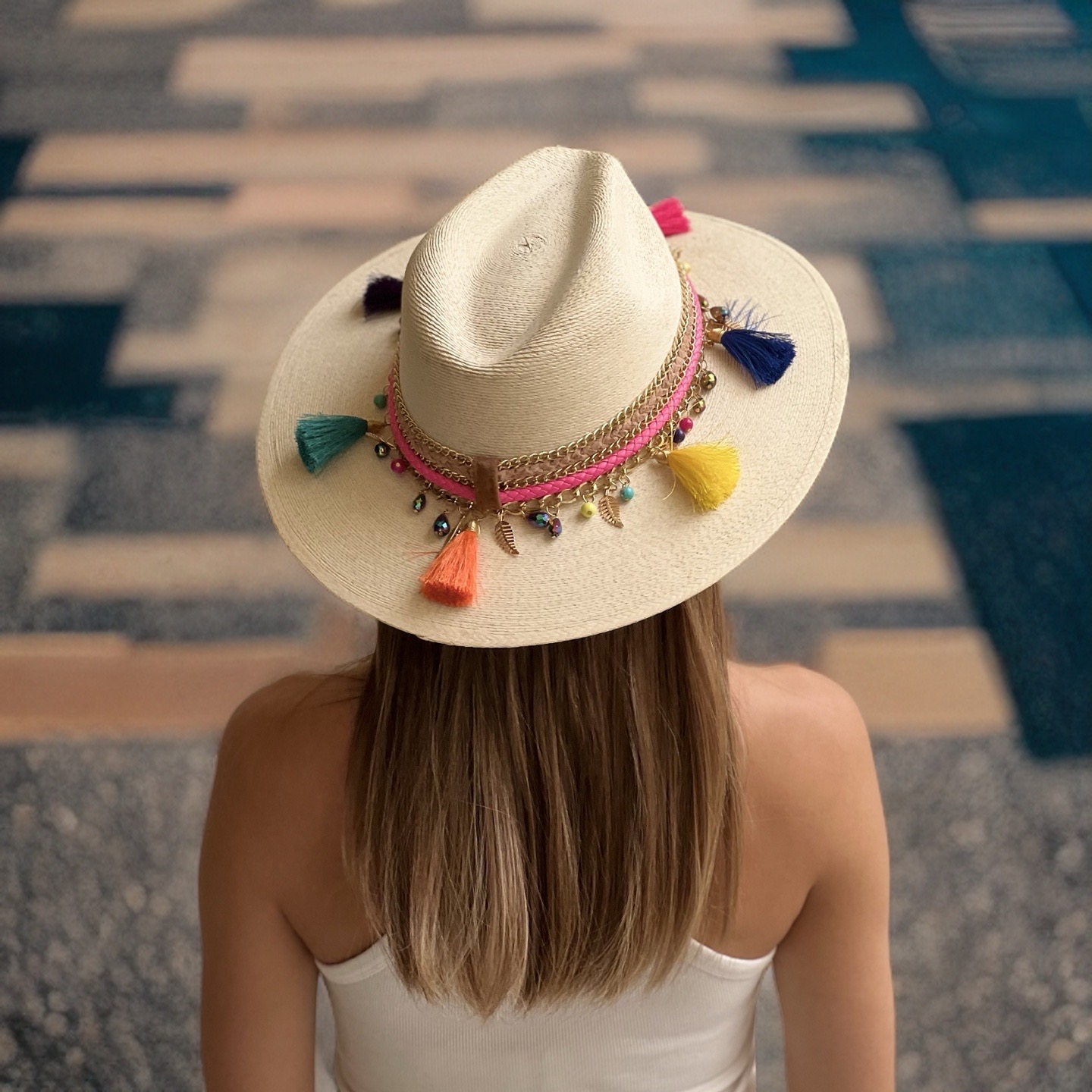 Sombrero para mujer artesanal de palma fina decorado decorado en