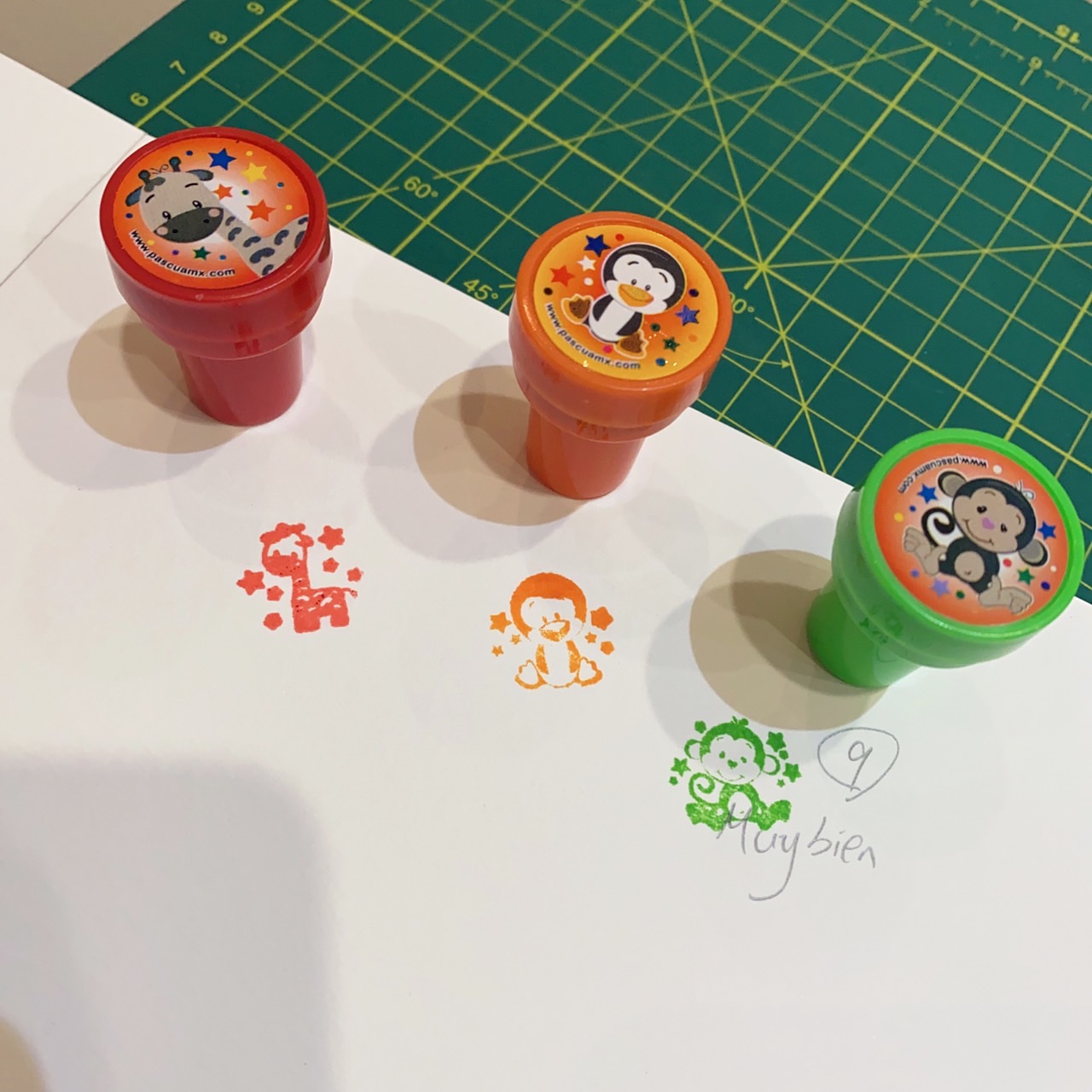 Sellos para Niños Estampillas de Dibujos Animados Surtidos, 6 Sellos de Tinta figura animales para regalos de fiestas infantiles, premios escolares