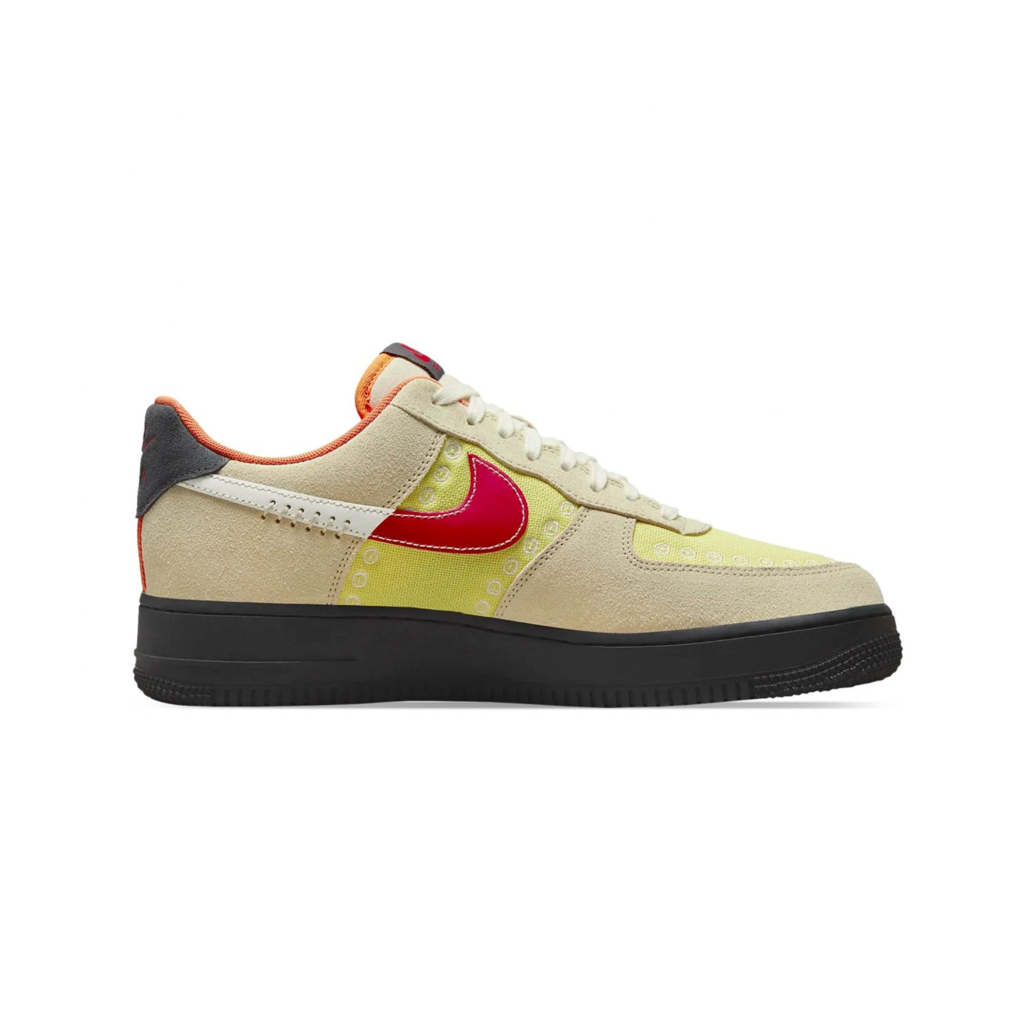 Tenis Nike Air Force 1 LX Somos Familia DZ5355-126