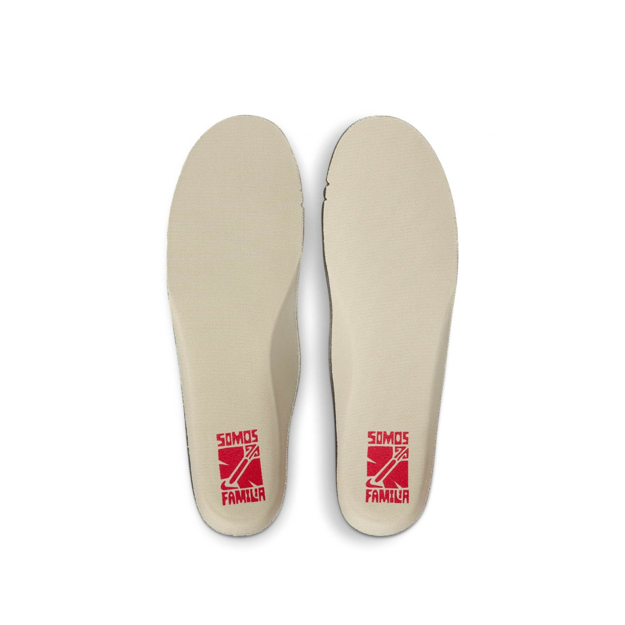 Tenis Nike Air Force 1 LX Somos Familia DZ5355-126