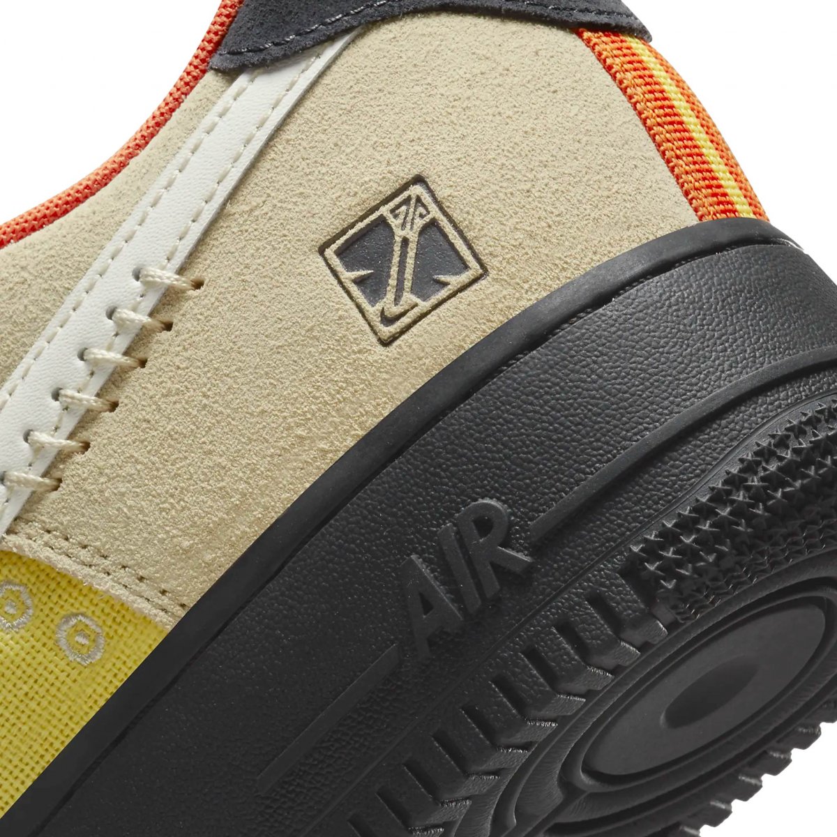 Tenis Nike Air Force 1 LX Somos Familia DZ5355-126