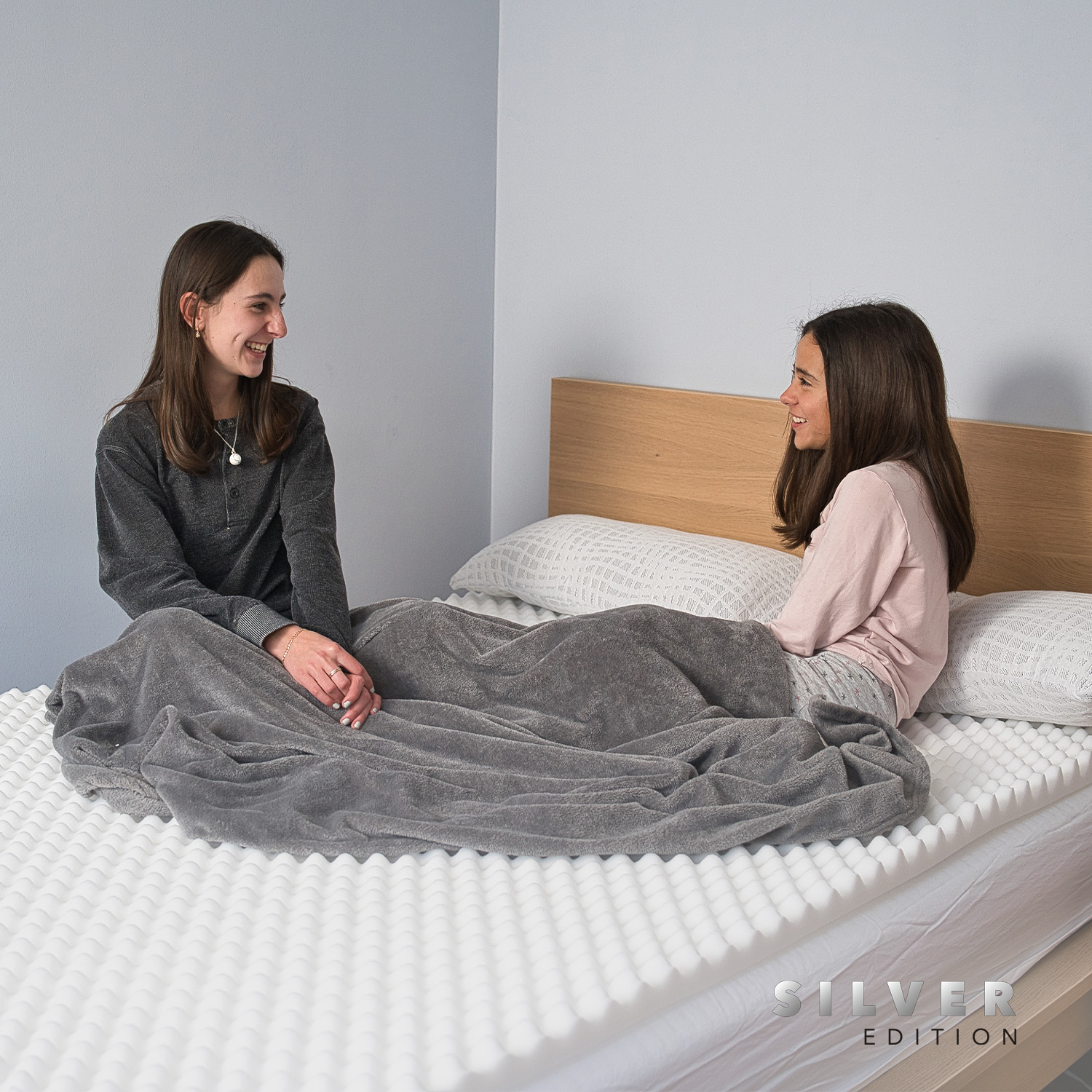 SILVER EDITION Colchoneta Sobrecolchón  Cómoda y Súper Suave  Con Ondas de Masaje Individual  190 x 100 x 3 cm  Blanca