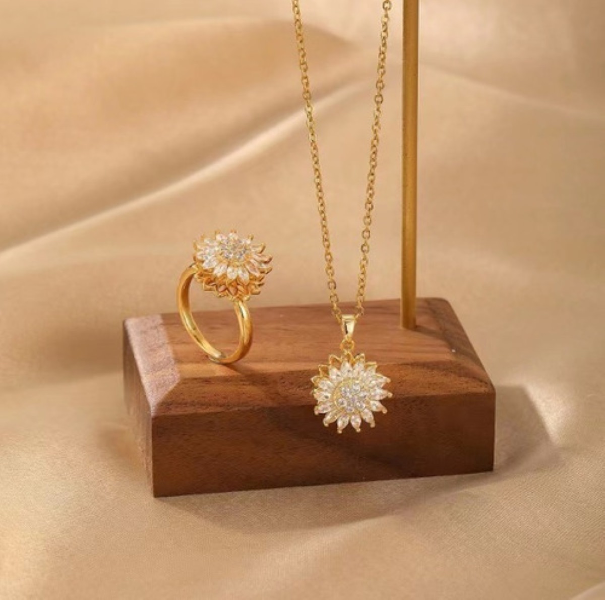 Collar Girasol Oro 18k Aretes Anillo Tres Piezas Amarillo