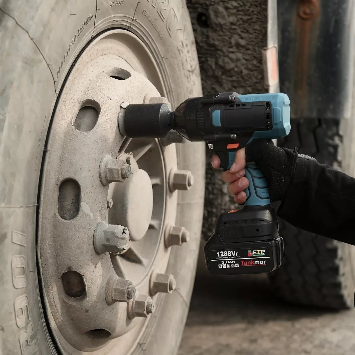 Llave De Impacto 1/2 Inalámbrica Con 2 21v Batería 600n.m 