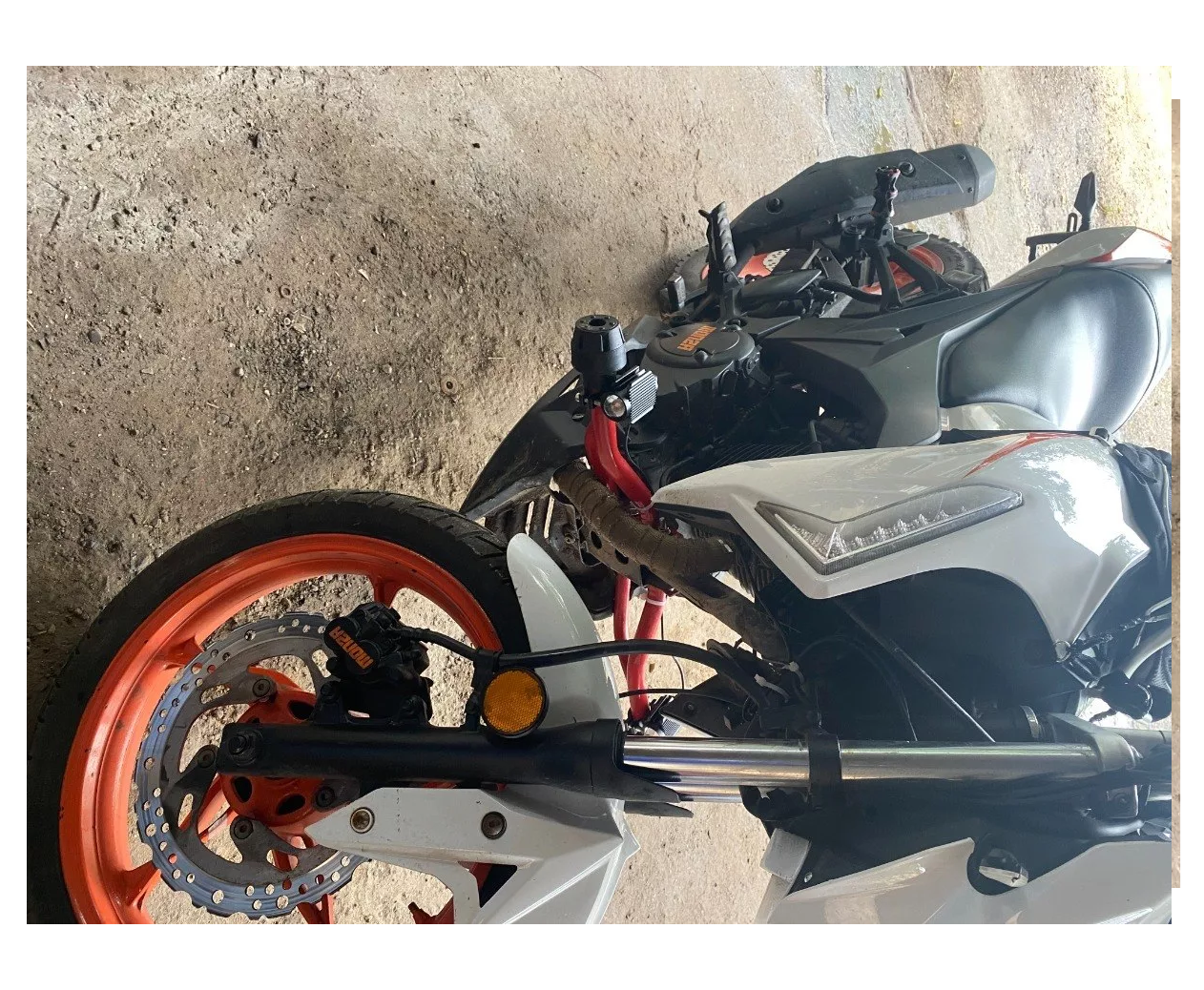 Slider Universal- Modelo Croked para Moto Negro