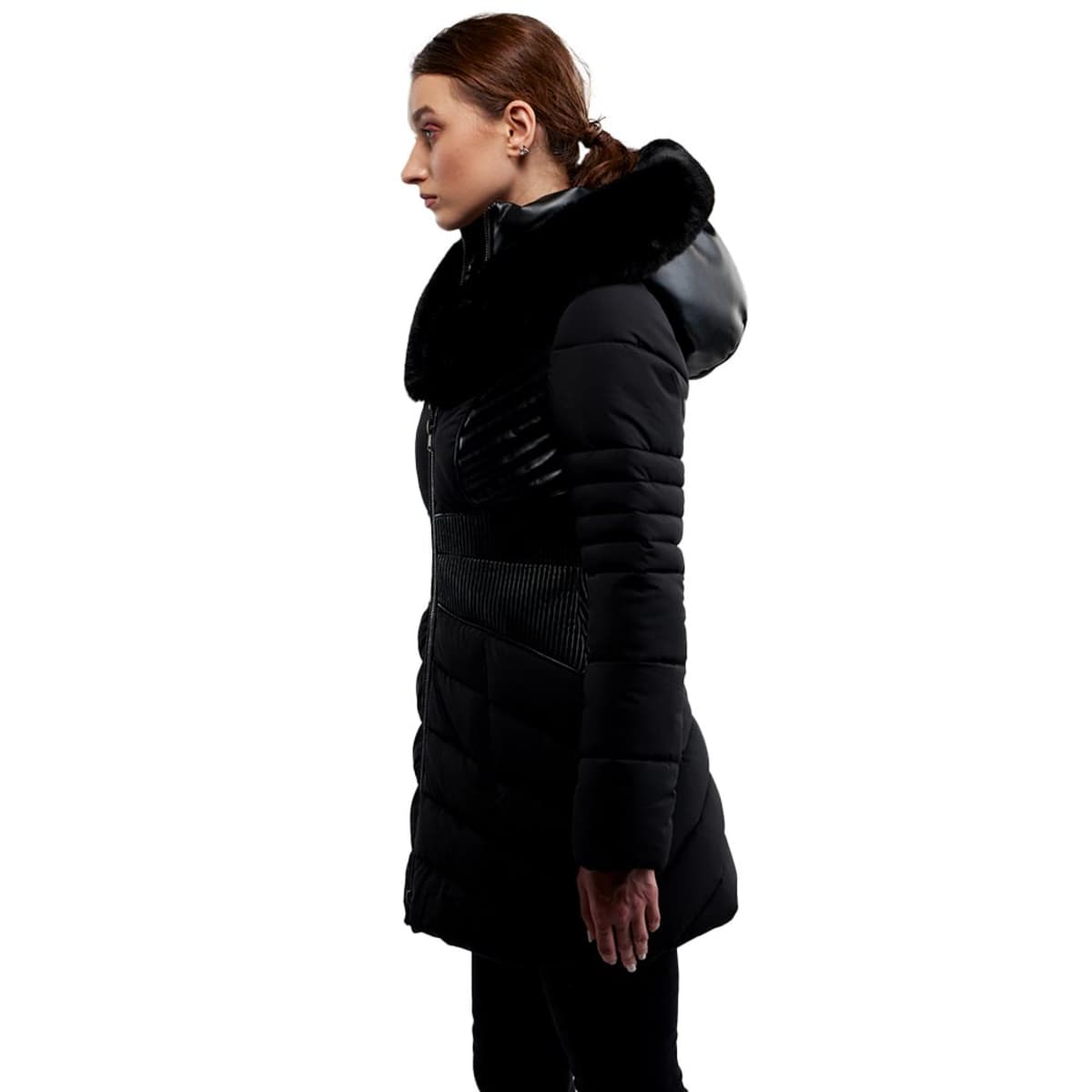 Chamarra negra capitonada larga para mujer, marca Holly Land, mod. 915290