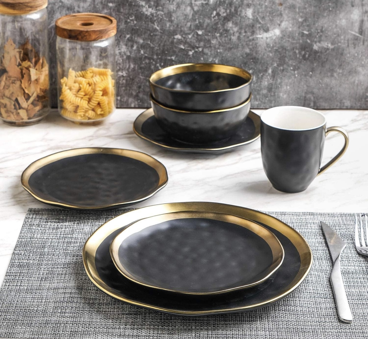 Vajilla Elegante De Porcelana Negra Con Dorado 16 Pz