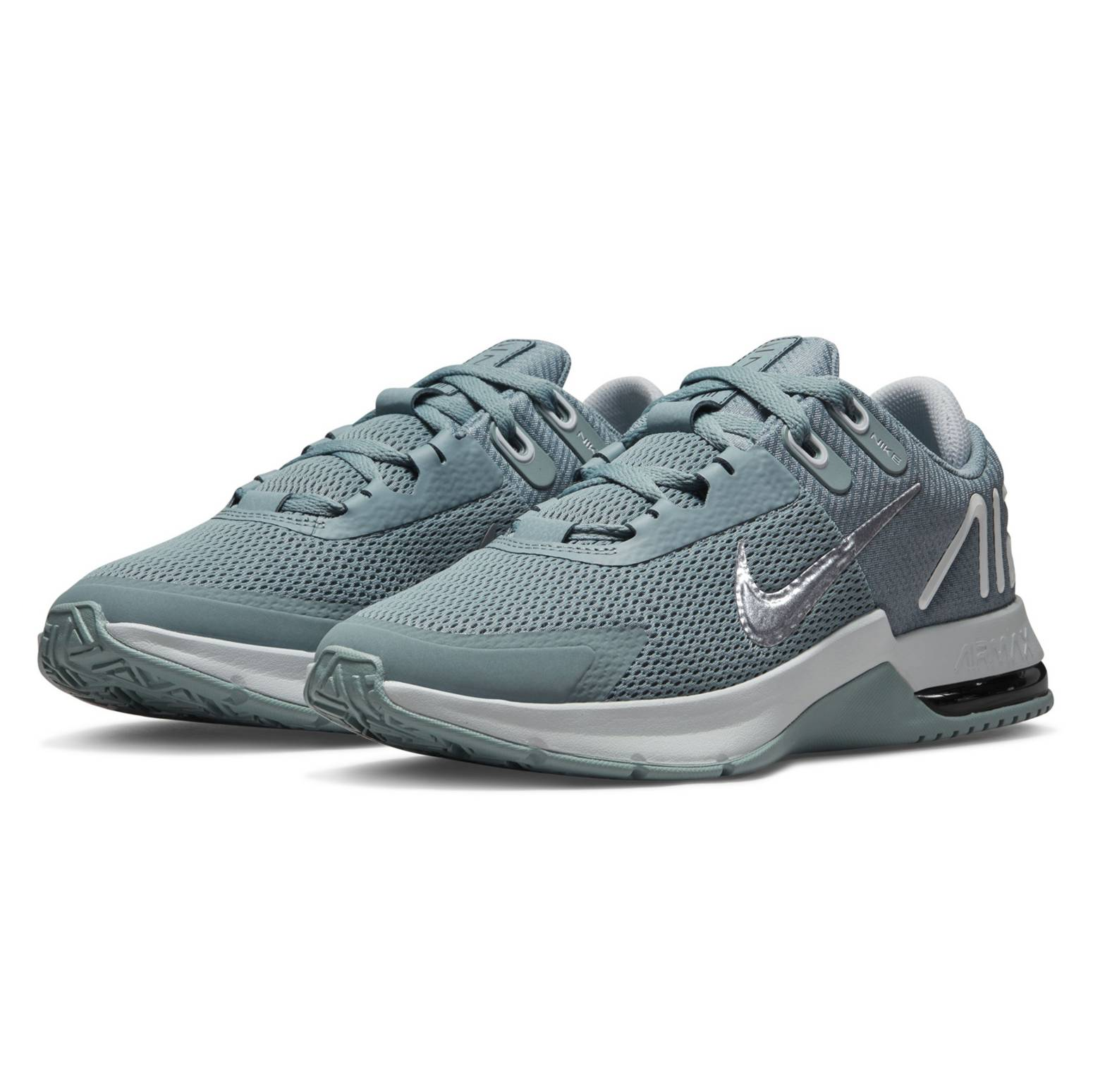 tenis nike plateados