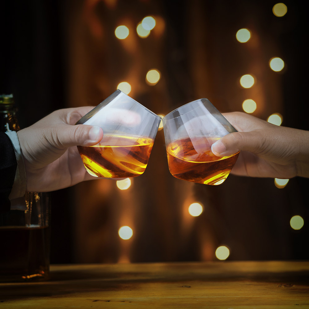 Vasos de Vidrio para Whisky (4 Pz) con Decantador de Cristal (860 ml)  Redlemon