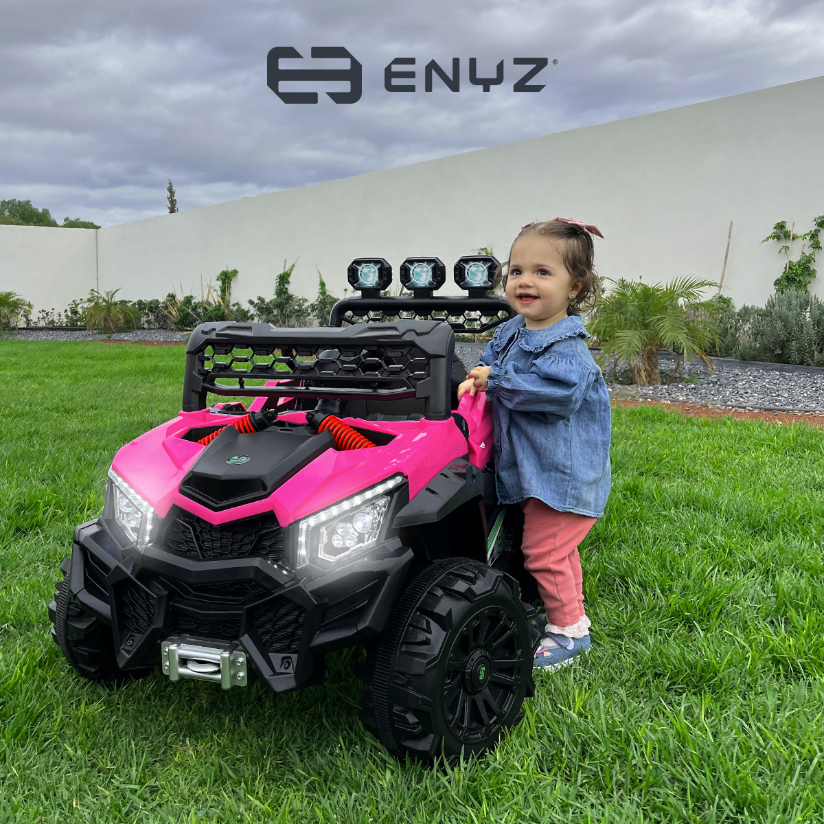 Montable eléctrico Camioneta Razer Jeep con control remoto asientos de piel bluetooth bocinas Edades Infantil 2 a 5 años Enyz Rosa.