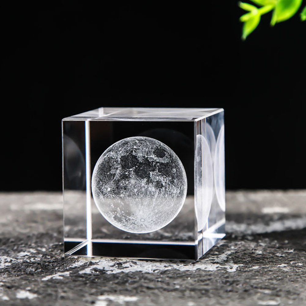 Pisapapeles De Cristal 3d, Adornos De Grabado con Elegancia Cubo de Cristal para Adornar tu Escritorio, Centro de Mesa Luna