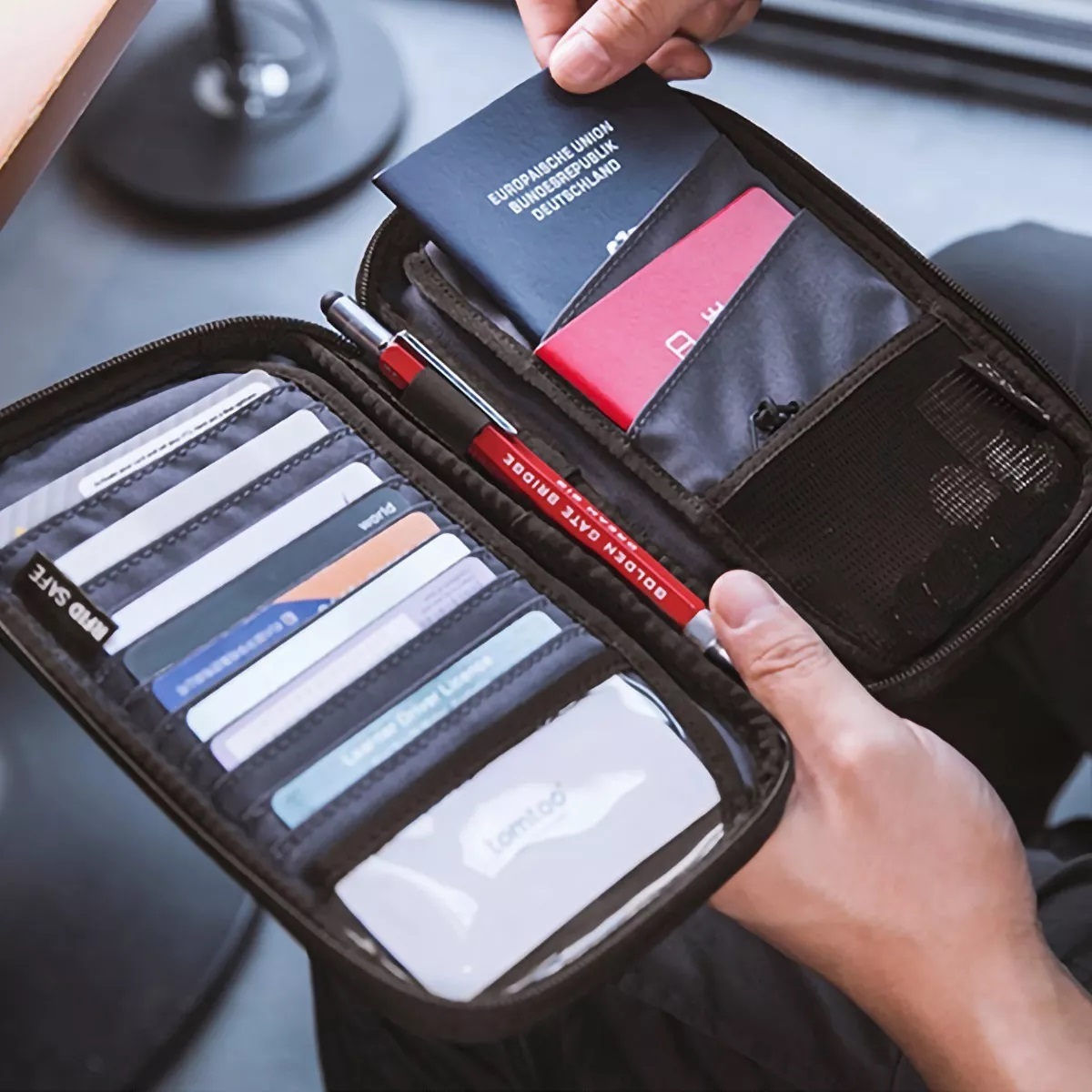 Cartera Impermeable Con Protección Para Viaje Negro
