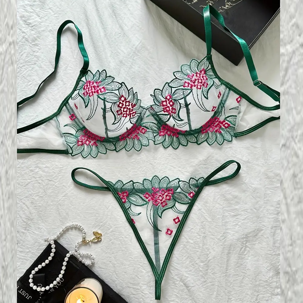 Conjunto de encaje Floral transparente.