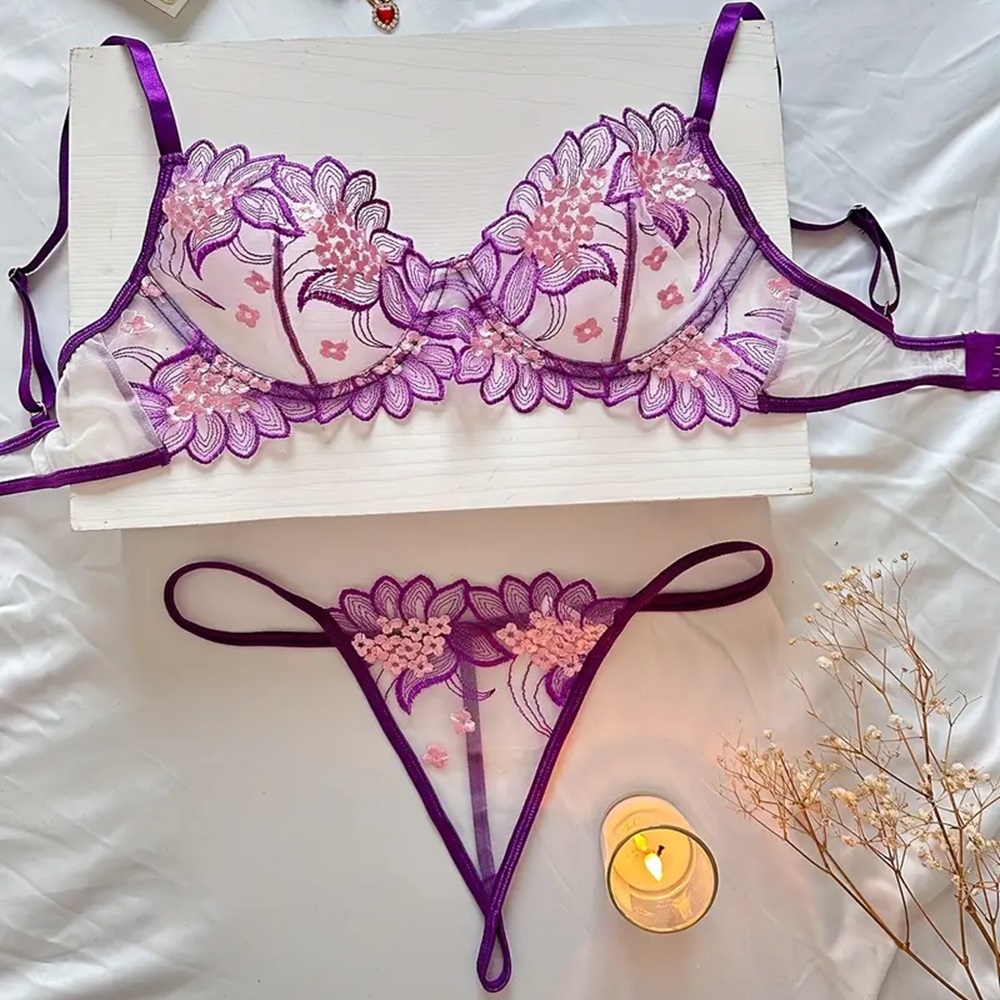 Conjunto de encaje Floral transparente.
