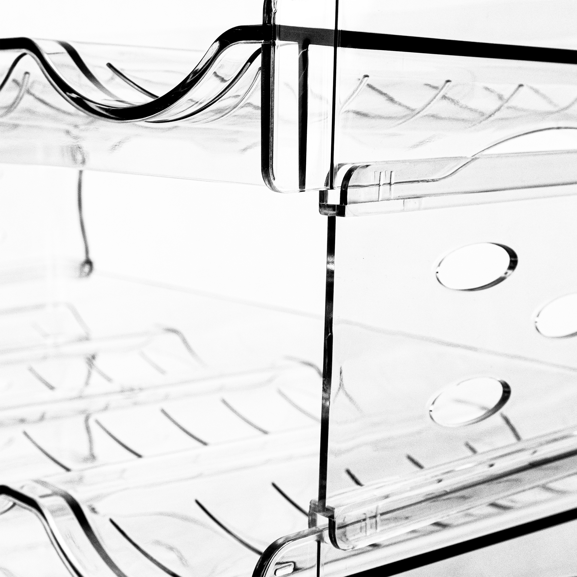 Estante Porta Botellas de 3 Niveles en Material PET: Organización Ecológica y Estilo Elegante..