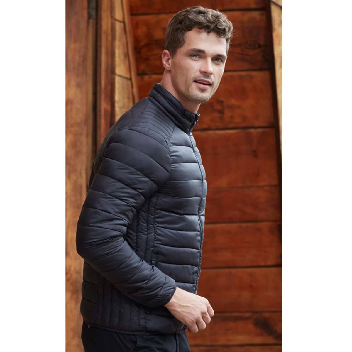 Chamarra capitonada para hombre, color negro, marca Next & Co, mod. 178076