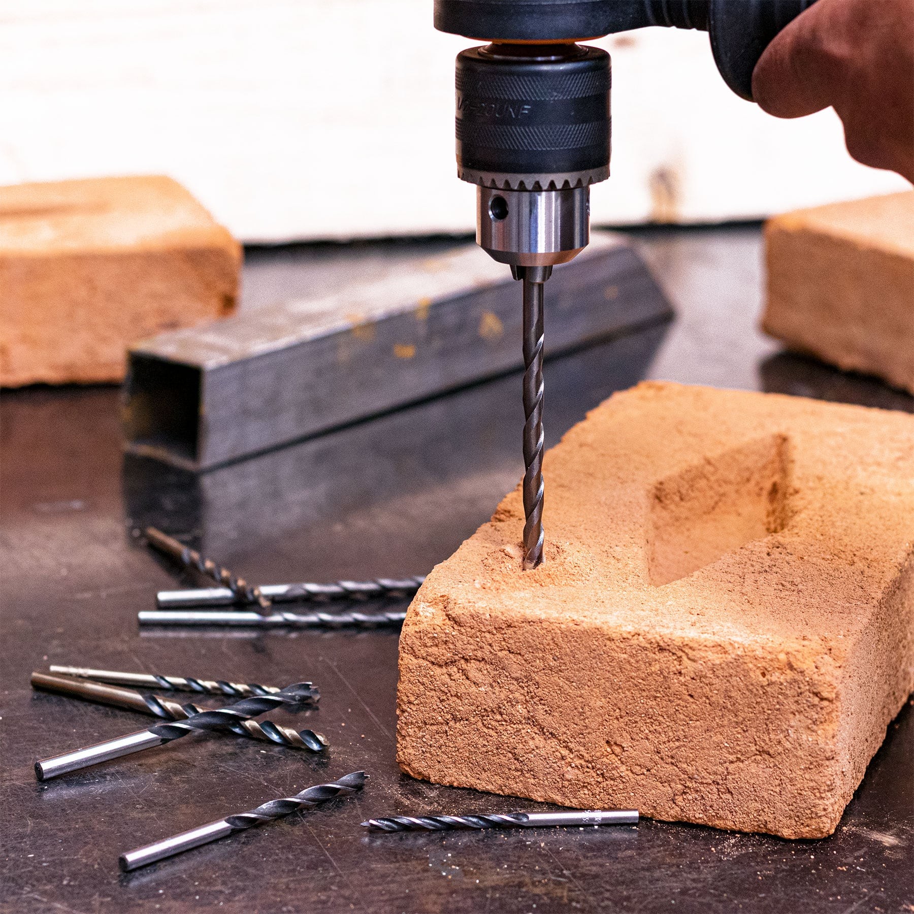 JUEGO DE 9 BROCAS PARA METAL, CONCRETO Y MADERA, TRUPER 11339
