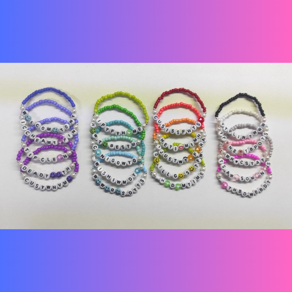 Pulsera con Letras para Intercambio en Conciertos, Taylor Swift, RBD etc. 30 PCS.