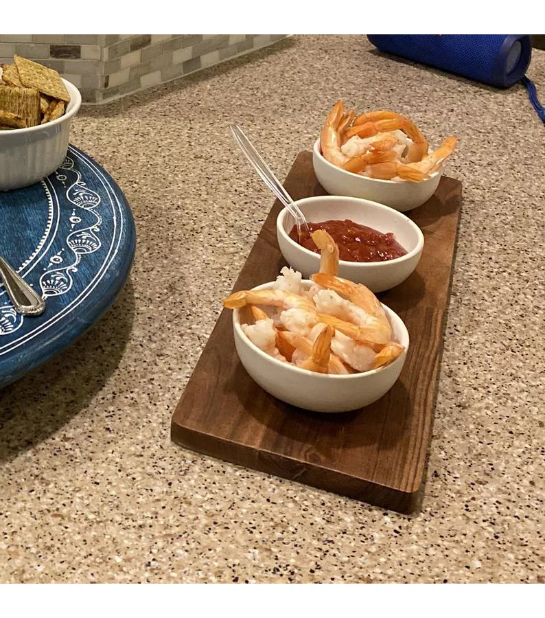 Set de 4 piezas, tabla de cortar de madera y 3 cuenco de cerámica