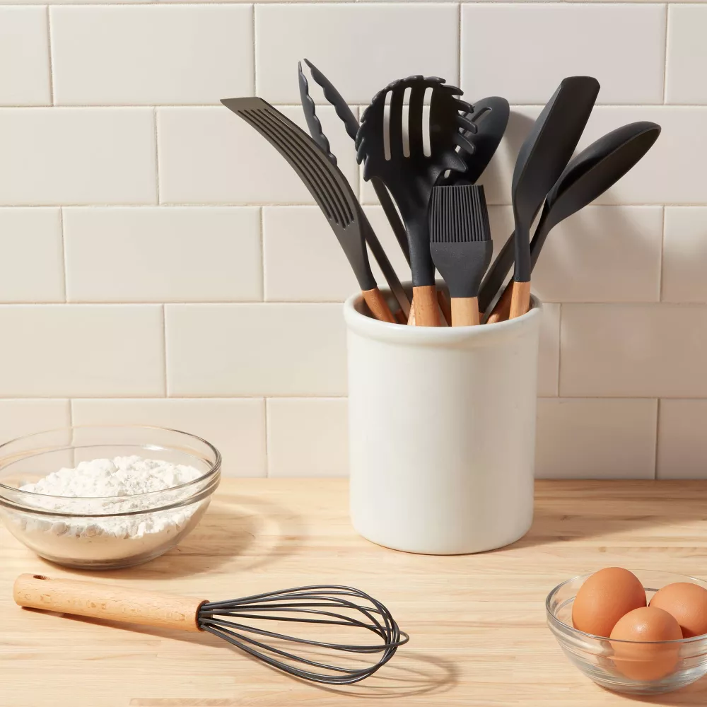 Set de utensilios de cocina de 13 piezas, color gris y marrón