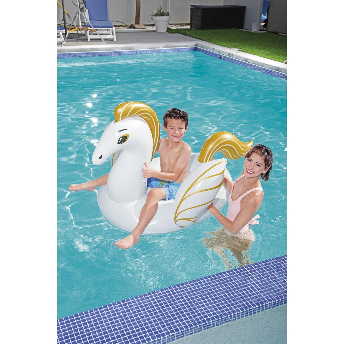 Montable pegaso inflable 1.59 metros x 1.09 metros caja (1)
