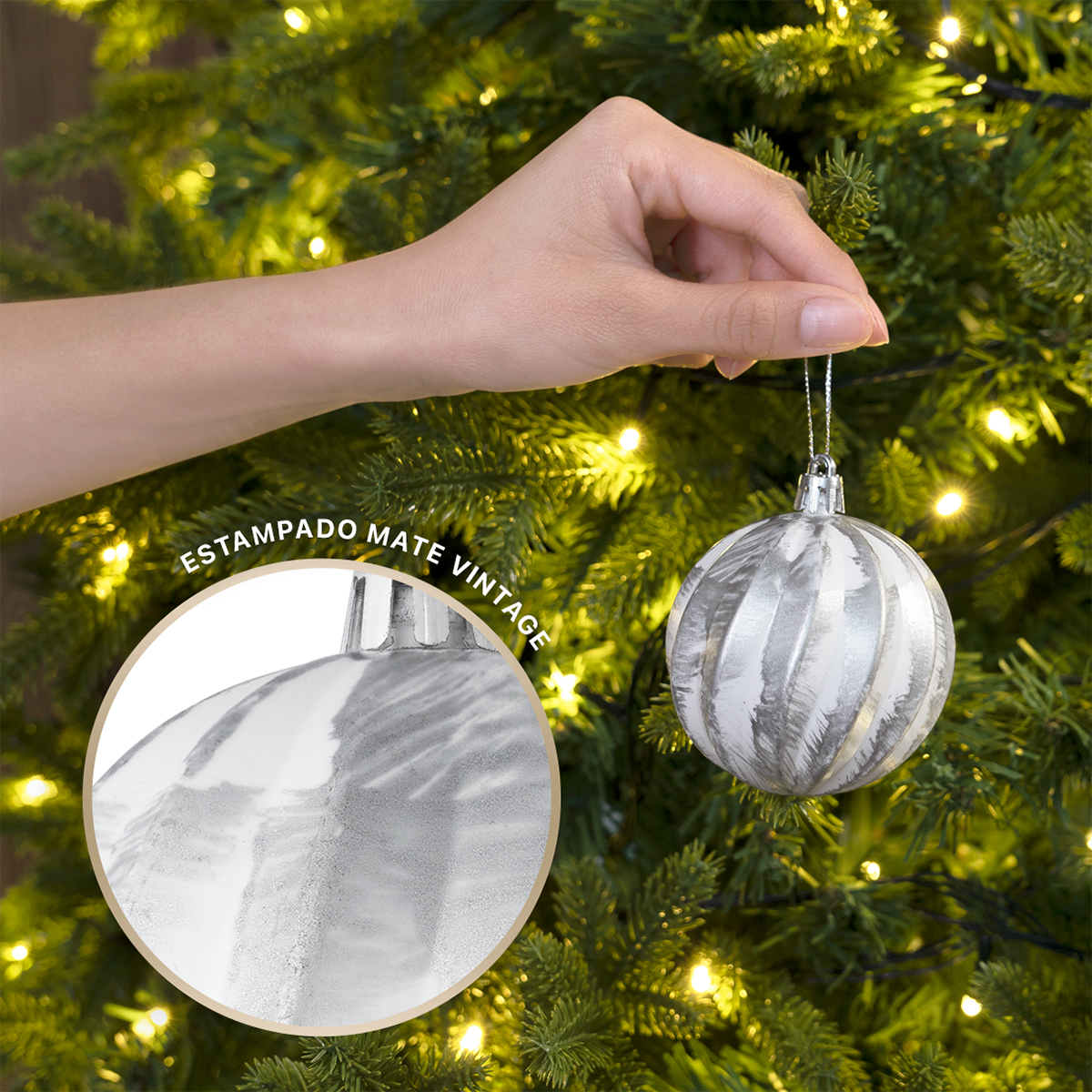 Set con 6 Esferas Decoración Navideña 8 cm Adornos para Árbol de Navidad (Blanca - Plateado) ESQUIMAL.