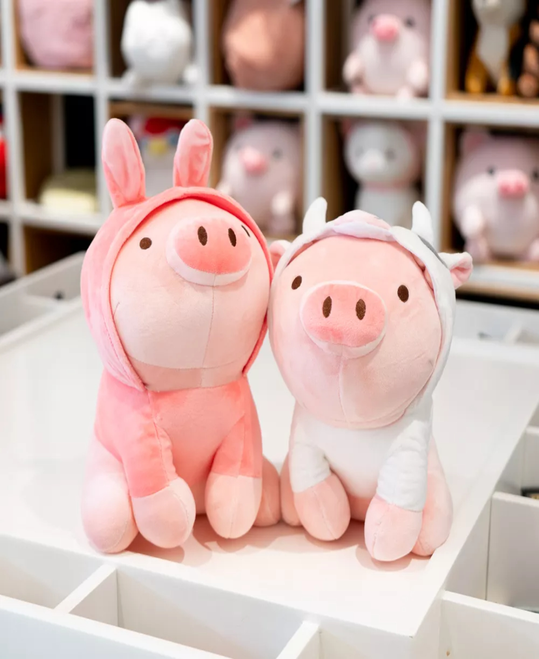 Miniso Peluche Cerdito Sentado Con Capucha De Vaca 27.9x21.2