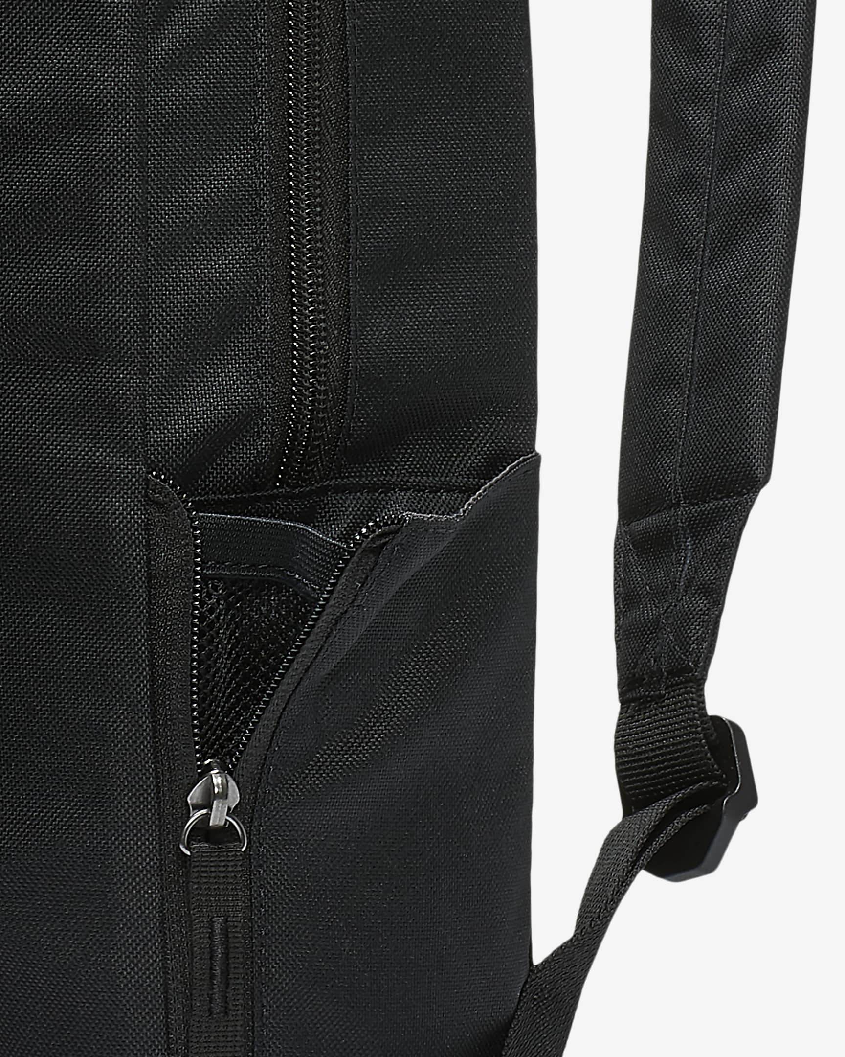 Mochila Nike Classic 16Litros BA5928-010