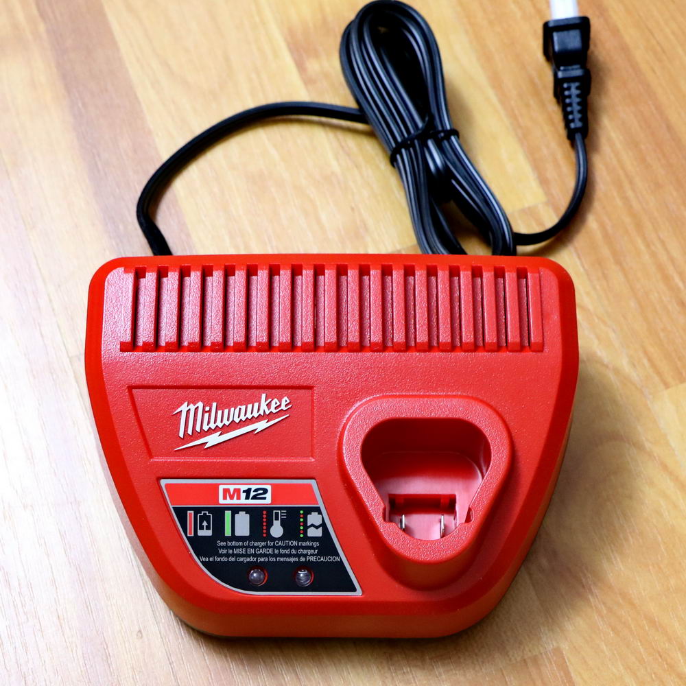 Cargador De Batería De Iones De Litio Milwaukee M12 Original.