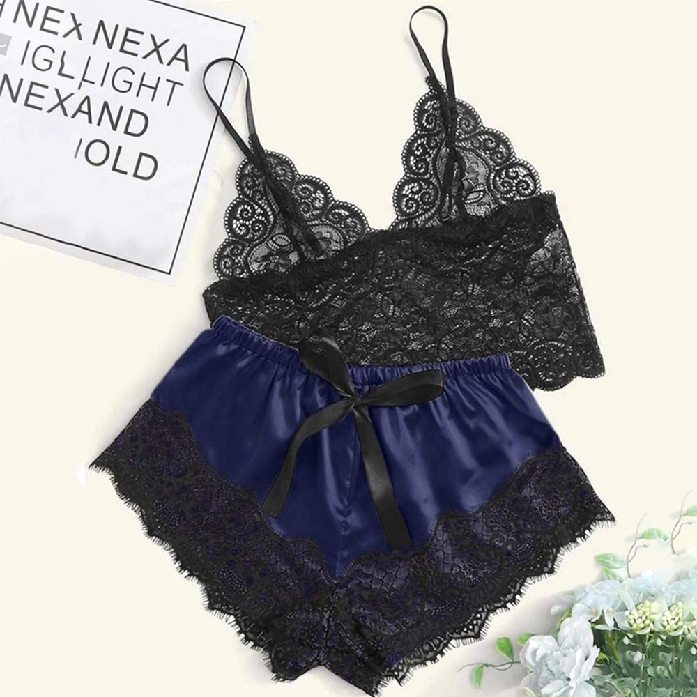 Conjunto de pijama de encaje.