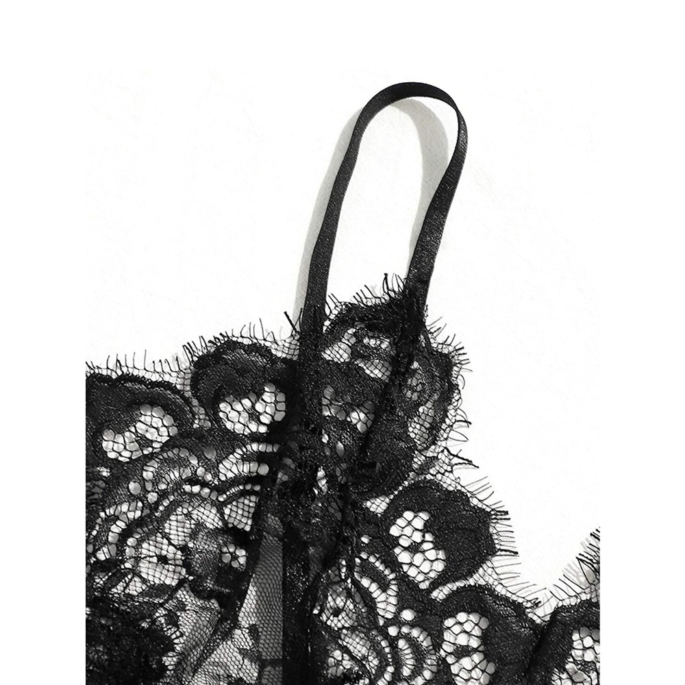 Conjunto de pijama de encaje.