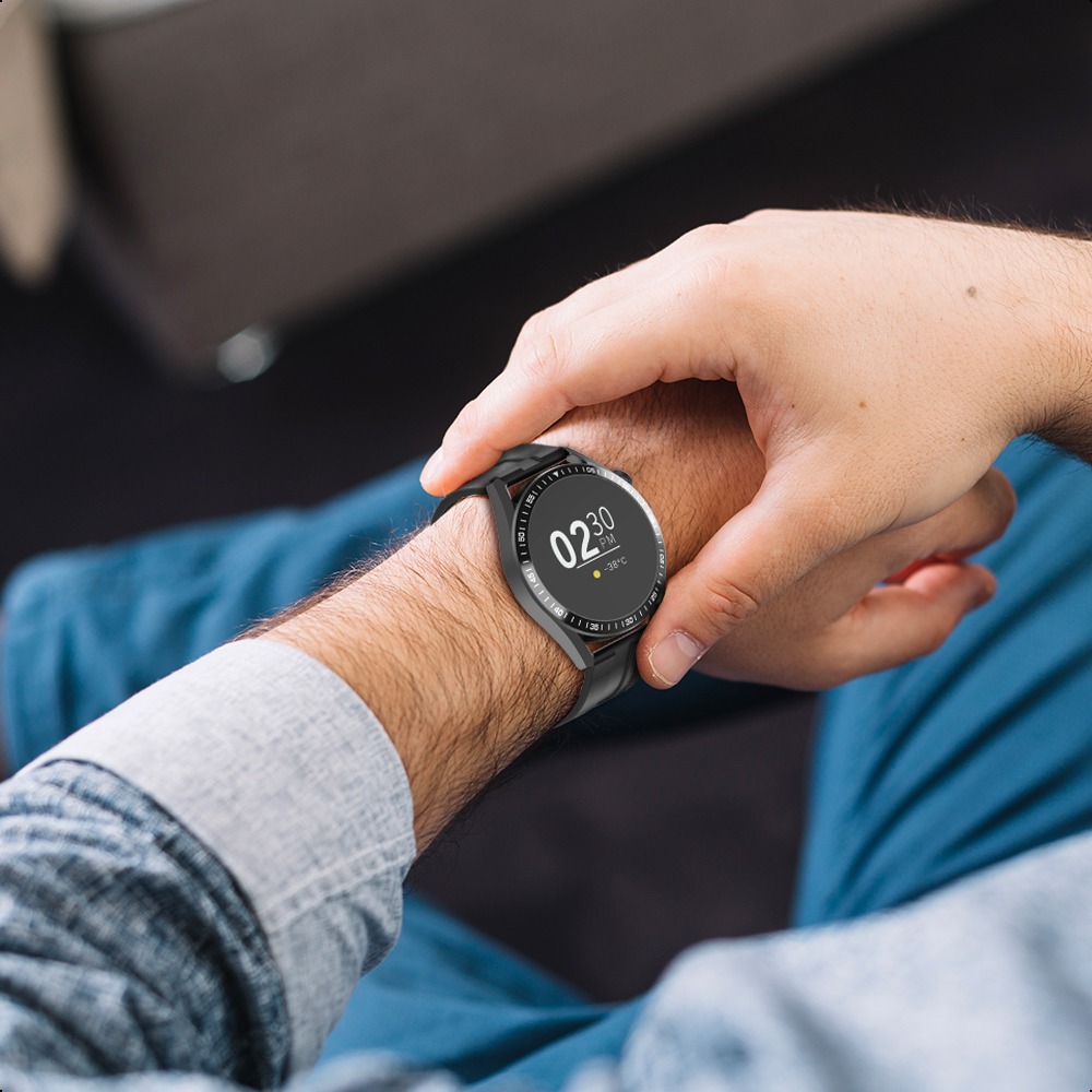 Smartwatch Pantalla 1.3 Ginga Correa Naranja Y Negro Uso De Ip67