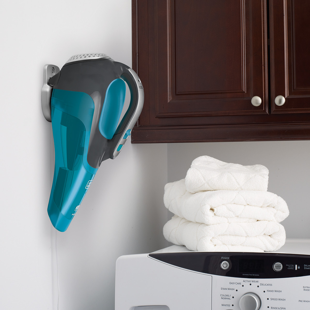 Aspiradora mano inalámbrica Black+Decker HWVI225J01-B3 compacta