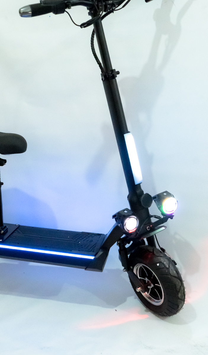 Scooter Eléctrico - Brobit - Faros delanteros - Asiento - Para Adultos
