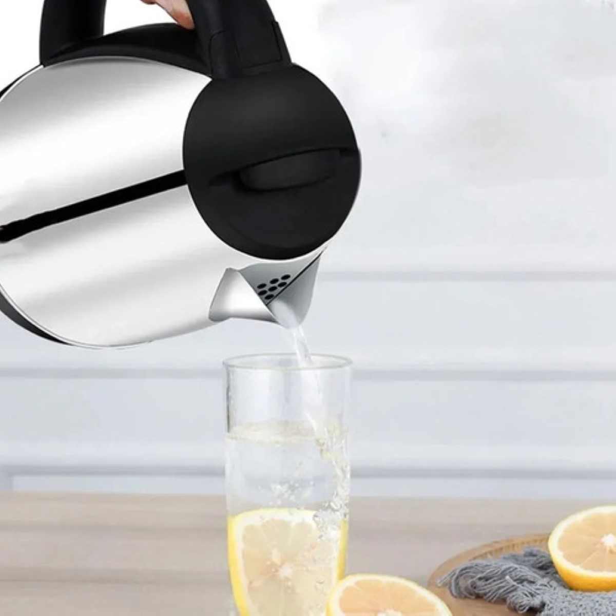 Cafetera Electrica Agua Calentador 2 Lt  Acero Inoxididable, Color Plata con Negro
