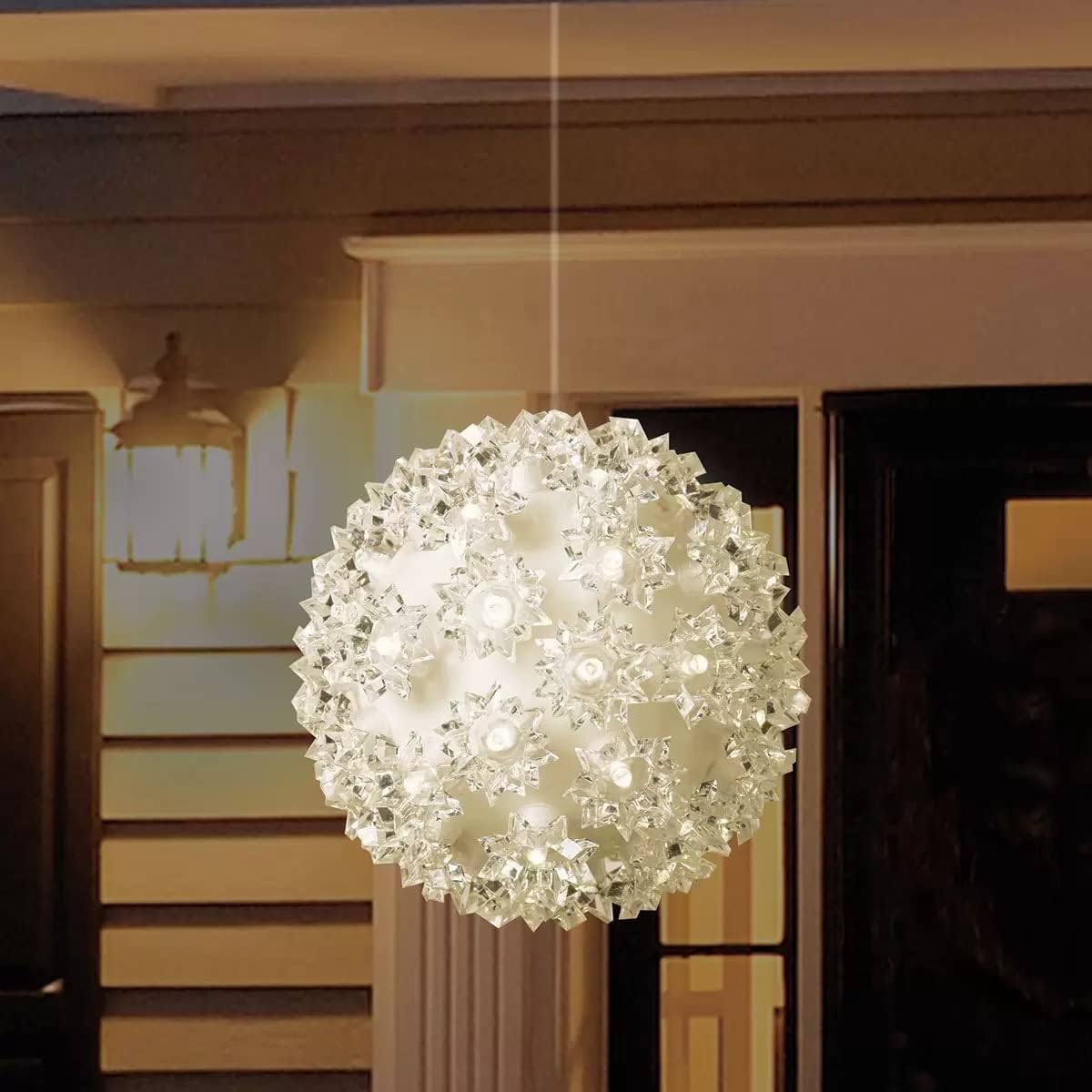 GE - Set de esferas LED para decoración navideña en interior (árbol de navidad) o exterior - guirnalda con 50 luces por esfera (150 luces) - 13.9 cm - Blanco cálido/blanco (3 esferas)