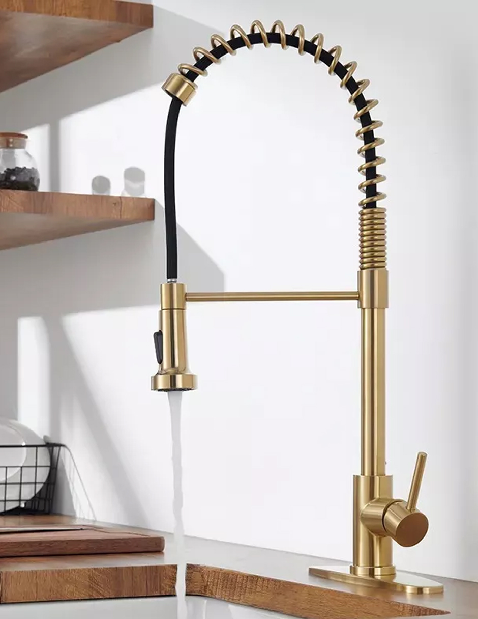 Llave Mezcladora y Grifo Para Cocina Triple Función Con Manguera Retráctil Haussy Acabado Oro