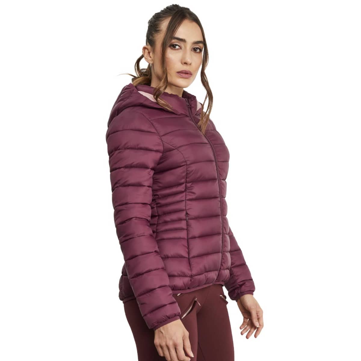 Chamarra de mujer, corta, ligera y capitonada color vino, marca Holly Land, mod. 1088675