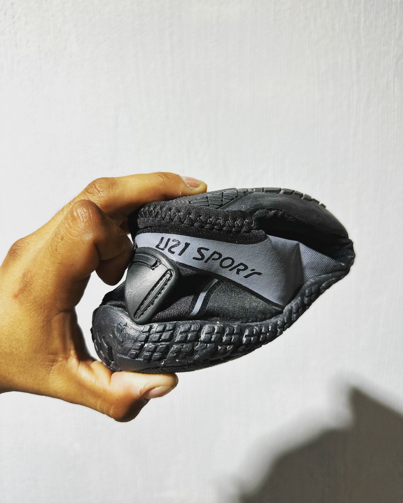 Zapato acuatico de secado ultra rapido modelo blackbeach original de uzi sport