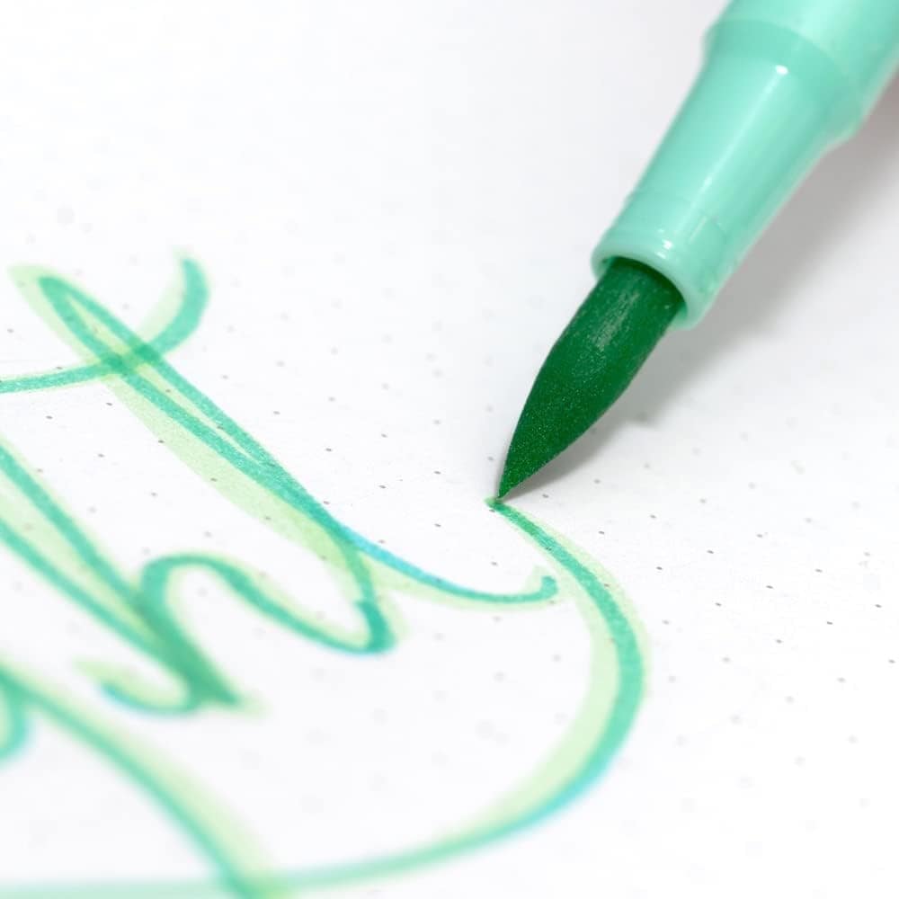 Pelikan Lettering Markana Pincel, Set de 24 Marcadores de Punta Pincel, Colores Surtidos y Pastel, Tinta Base Agua, Estuche Rígido