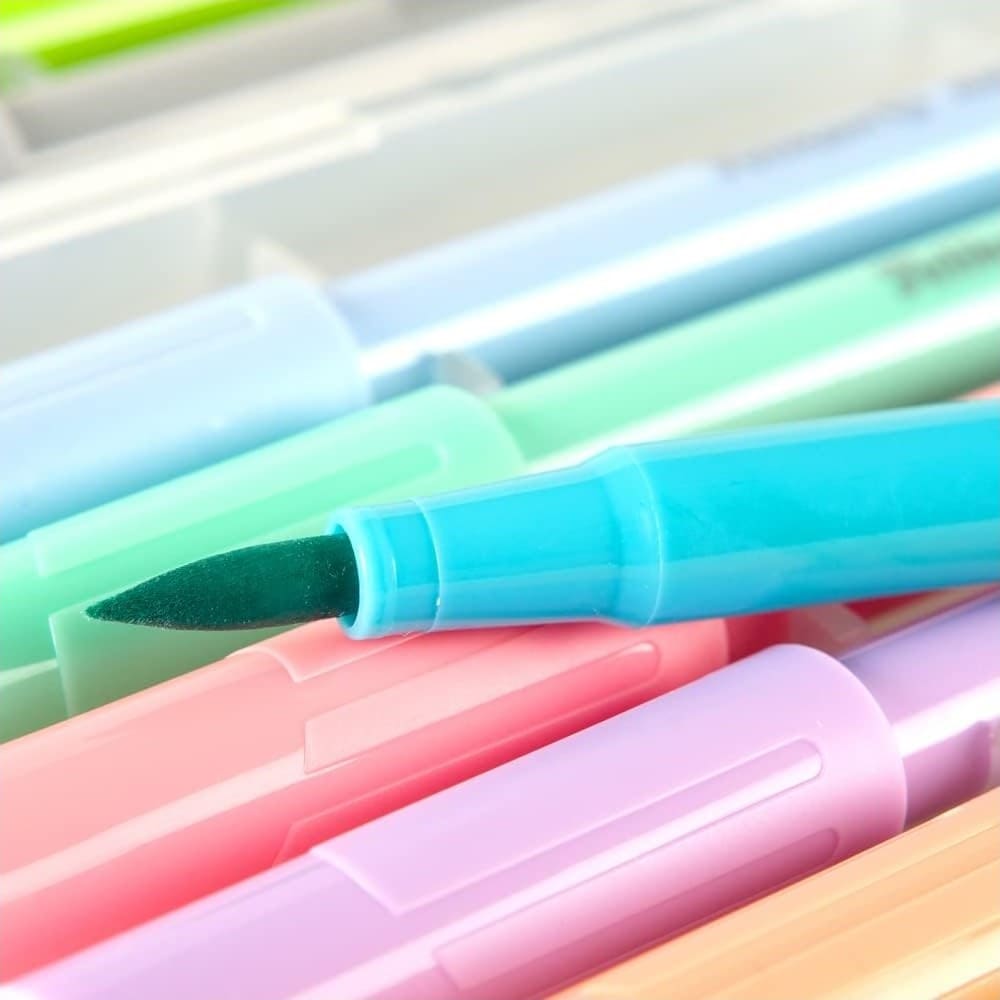 Pelikan Lettering Markana Pincel, Set de 24 Marcadores de Punta Pincel, Colores Surtidos y Pastel, Tinta Base Agua, Estuche Rígido