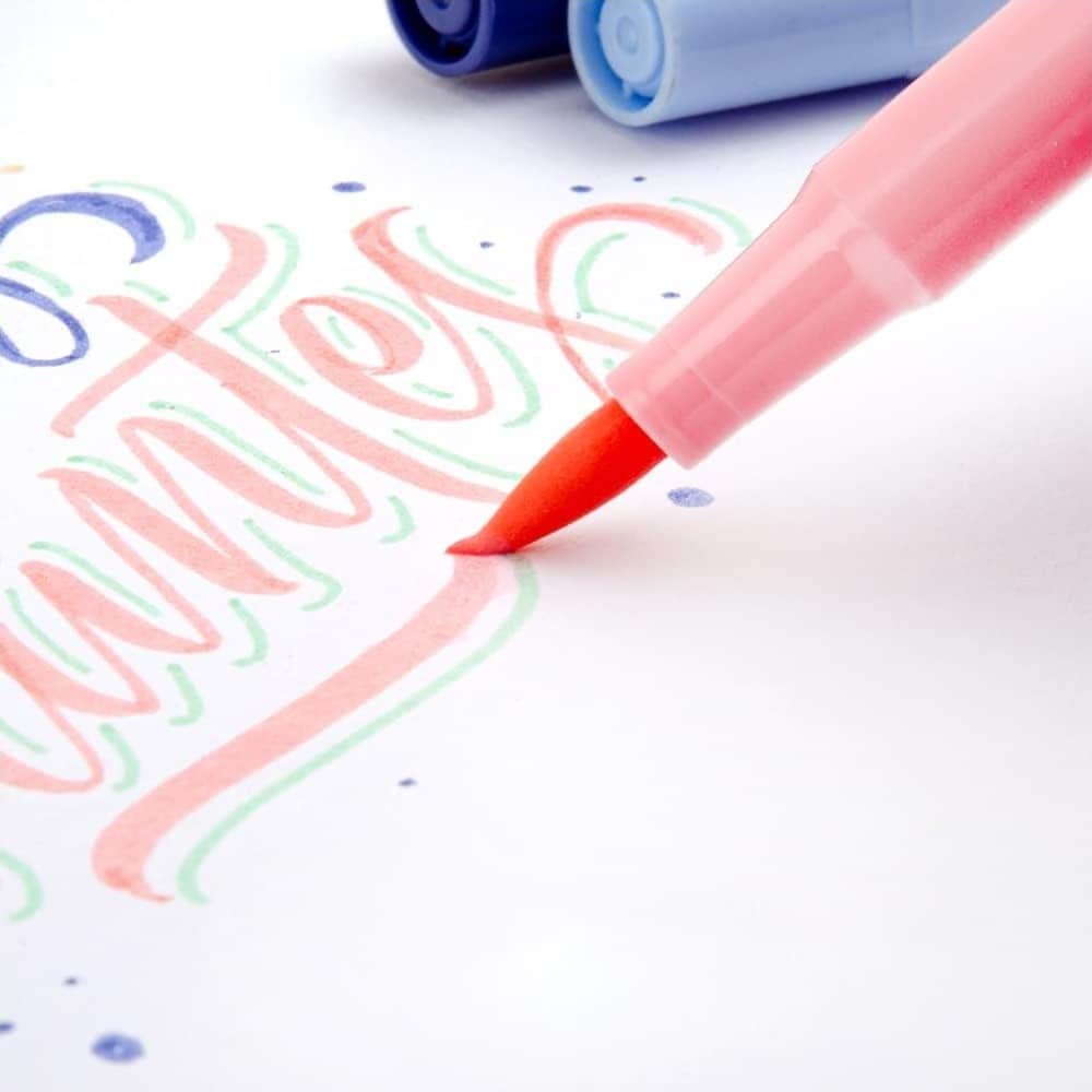 Pelikan Lettering Markana Pincel, Set de 24 Marcadores de Punta Pincel, Colores Surtidos y Pastel, Tinta Base Agua, Estuche Rígido
