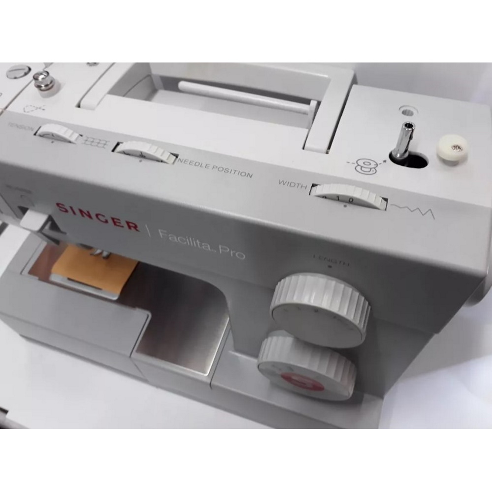 Máquina Coser Facilita Pro 4411 Gris 10 Puntadas Singer.