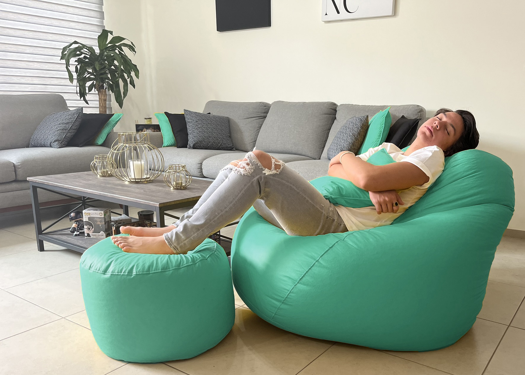 ComboPuff, Incluye Sillon Puff Pera Gigante + Puff Cilindro descansapies + Cojin decorativo.